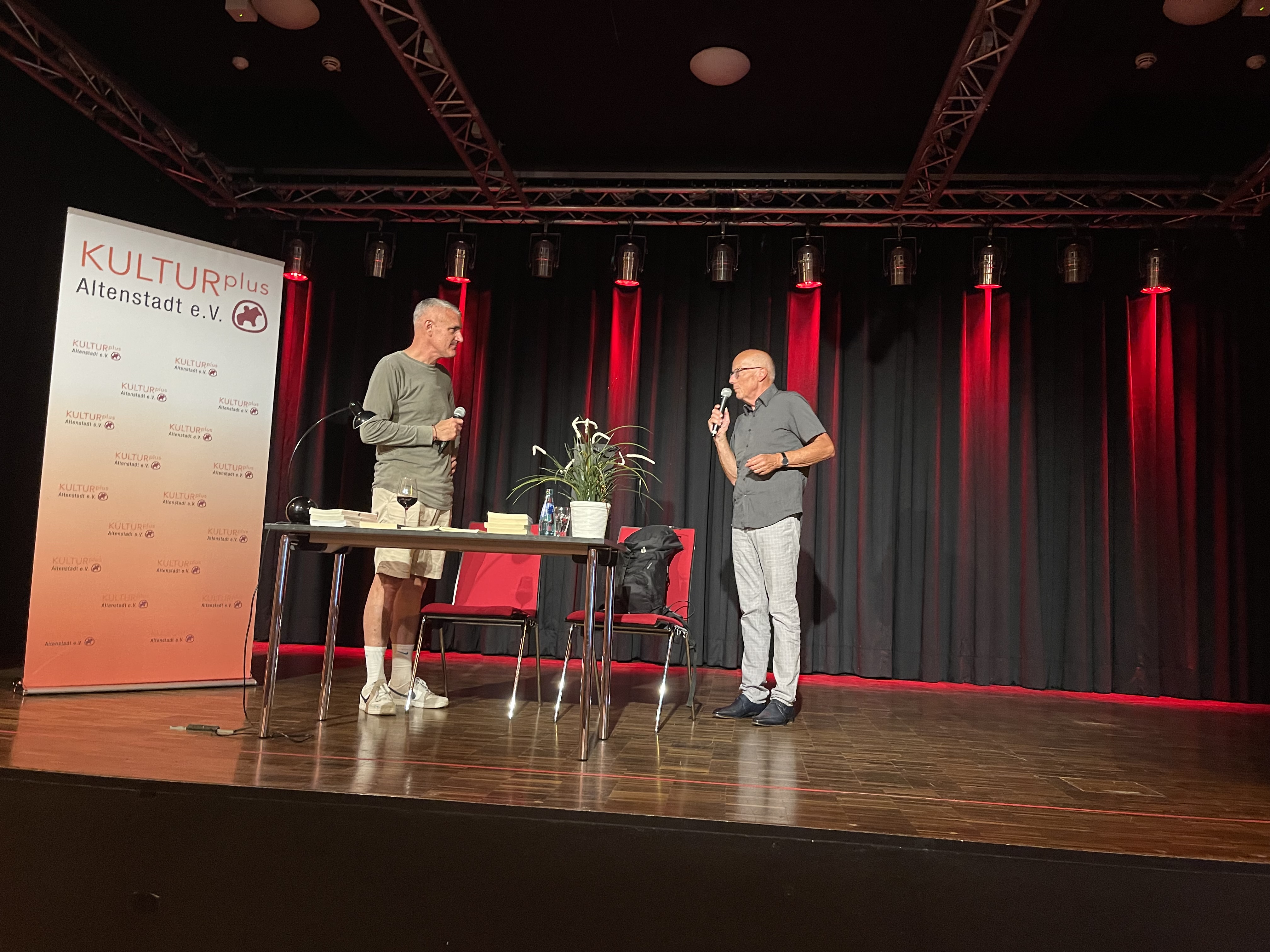 20260602 Krimilesung Tim Fruhling 2 IMG 0249